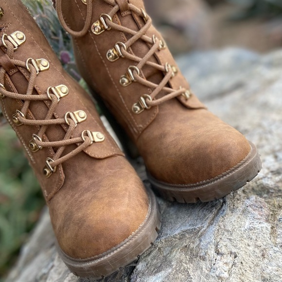 GUESS Honey Vegan Leather Boots⭐️So Cute - Picture 5 of 12